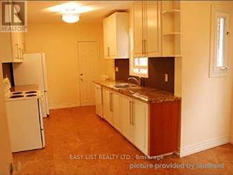 205 Ridley Boulevard, Toronto, ON - Indoor Photo Showing Kitchen