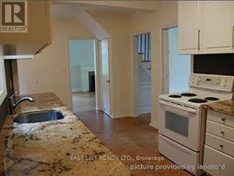 205 Ridley Boulevard, Toronto, ON - Indoor Photo Showing Kitchen