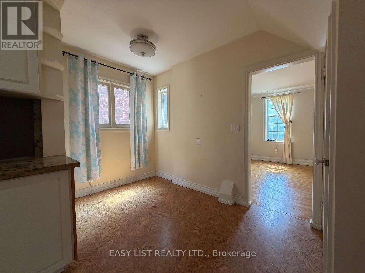 205 Ridley Boulevard, Toronto, ON - Indoor Photo Showing Other Room