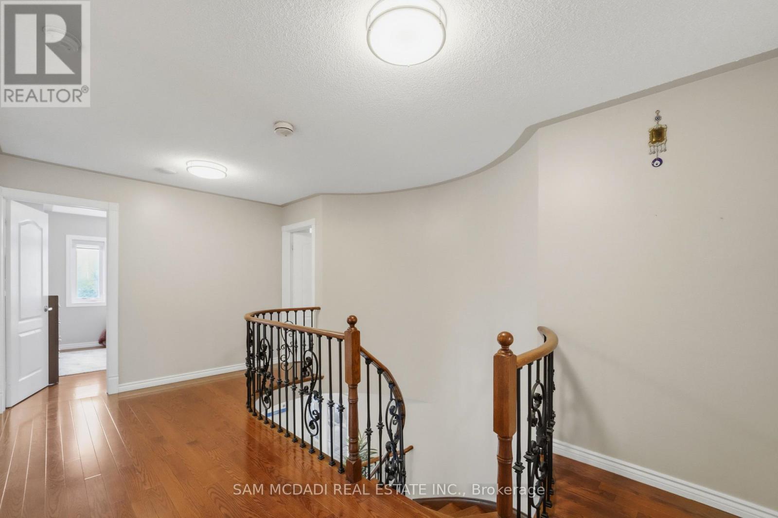 3605 Trelawny Circle, Mississauga, ON - Indoor Photo Showing Other Room