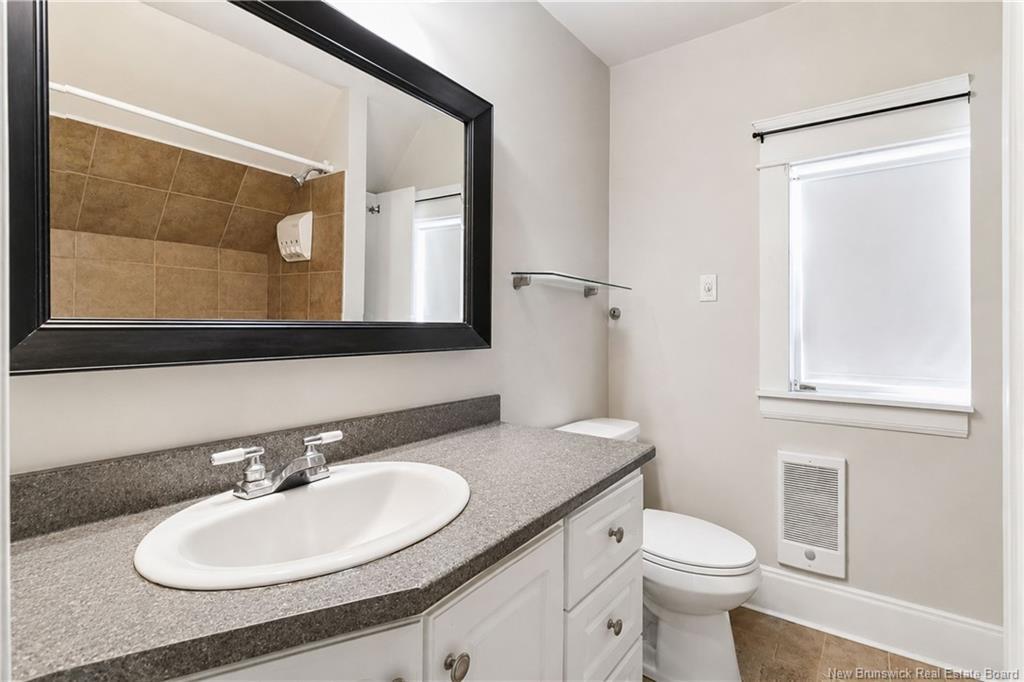 117 Elmwood Dr, Moncton, NB - Indoor Photo Showing Bathroom