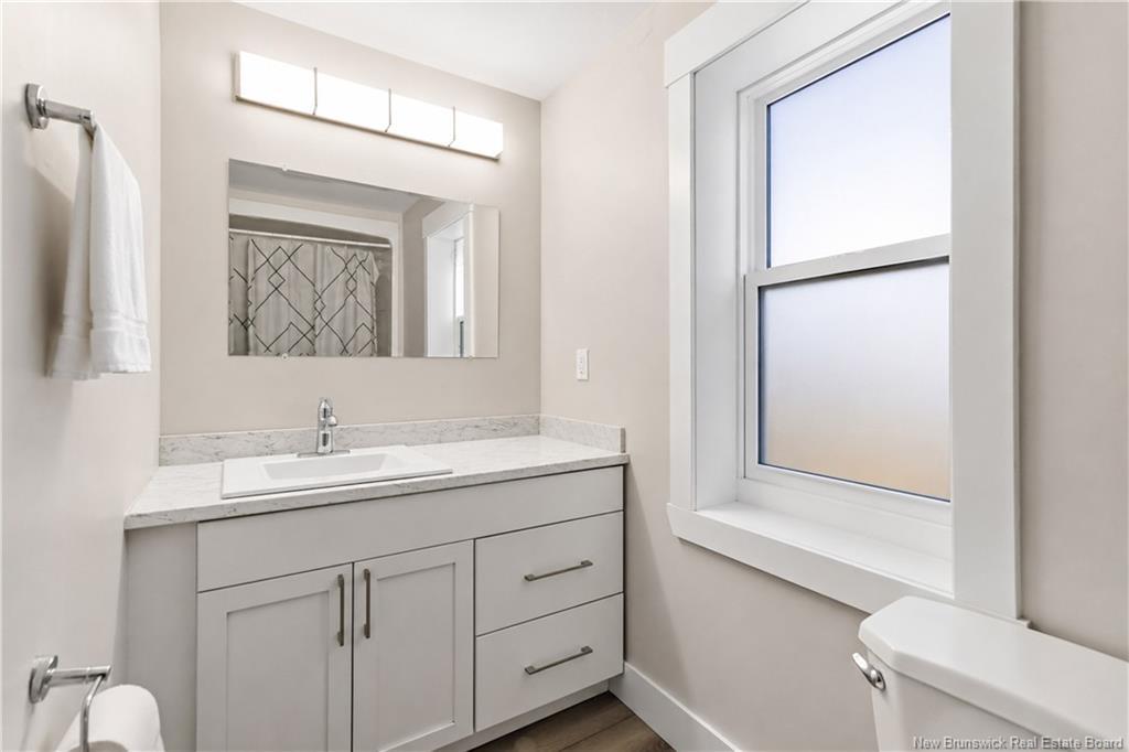 117 Elmwood Dr, Moncton, NB - Indoor Photo Showing Bathroom