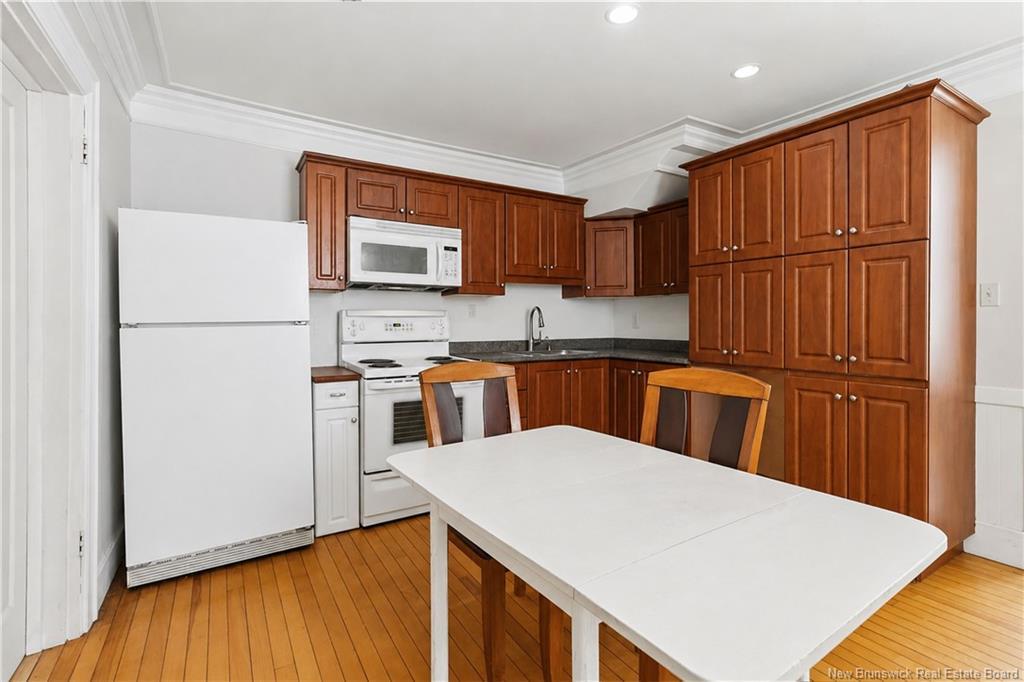 117 Elmwood Dr, Moncton, NB - Indoor Photo Showing Kitchen