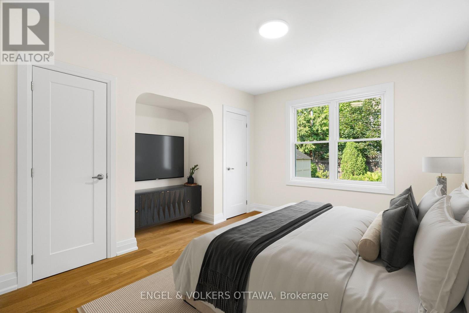 581 Windermere Avenue, Ottawa, ON - Indoor Photo Showing Bedroom