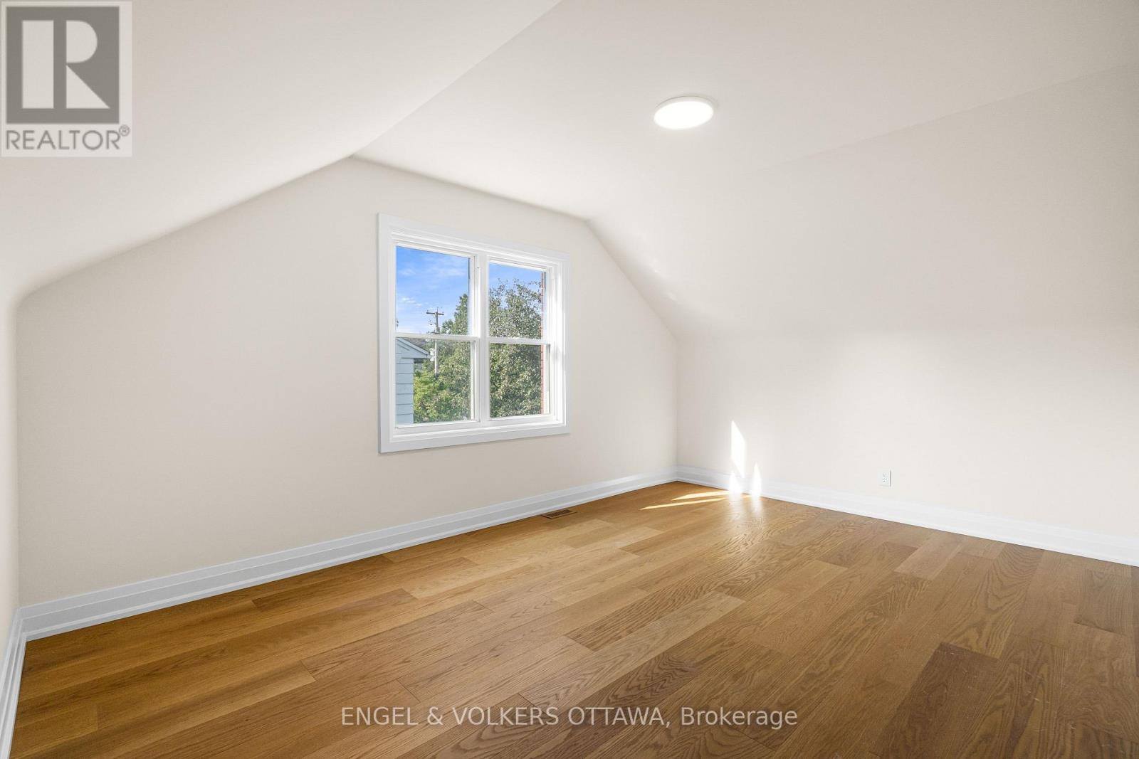 Second Floor Bedroom - 581 Windermere Avenue, Ottawa, ON - Indoor Photo Showing Other Room
