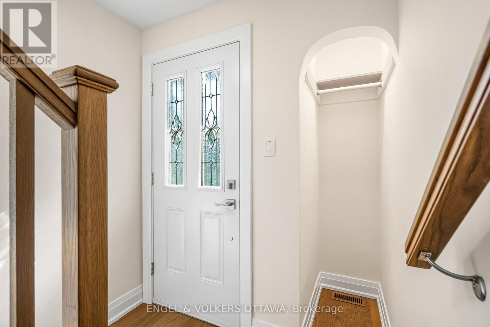 Front Door - 581 Windermere Avenue, Ottawa, ON - Indoor Photo Showing Other Room