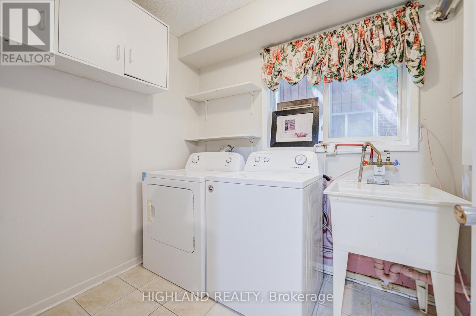 2075 South Millway, Mississauga, ON - Indoor Photo Showing Laundry Room