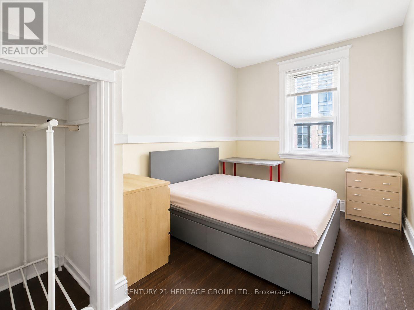406 Jackson Street W, Hamilton, ON - Indoor Photo Showing Bedroom