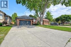 682 MICHAEL DRIVE Tecumseh, ON N8N 4N2