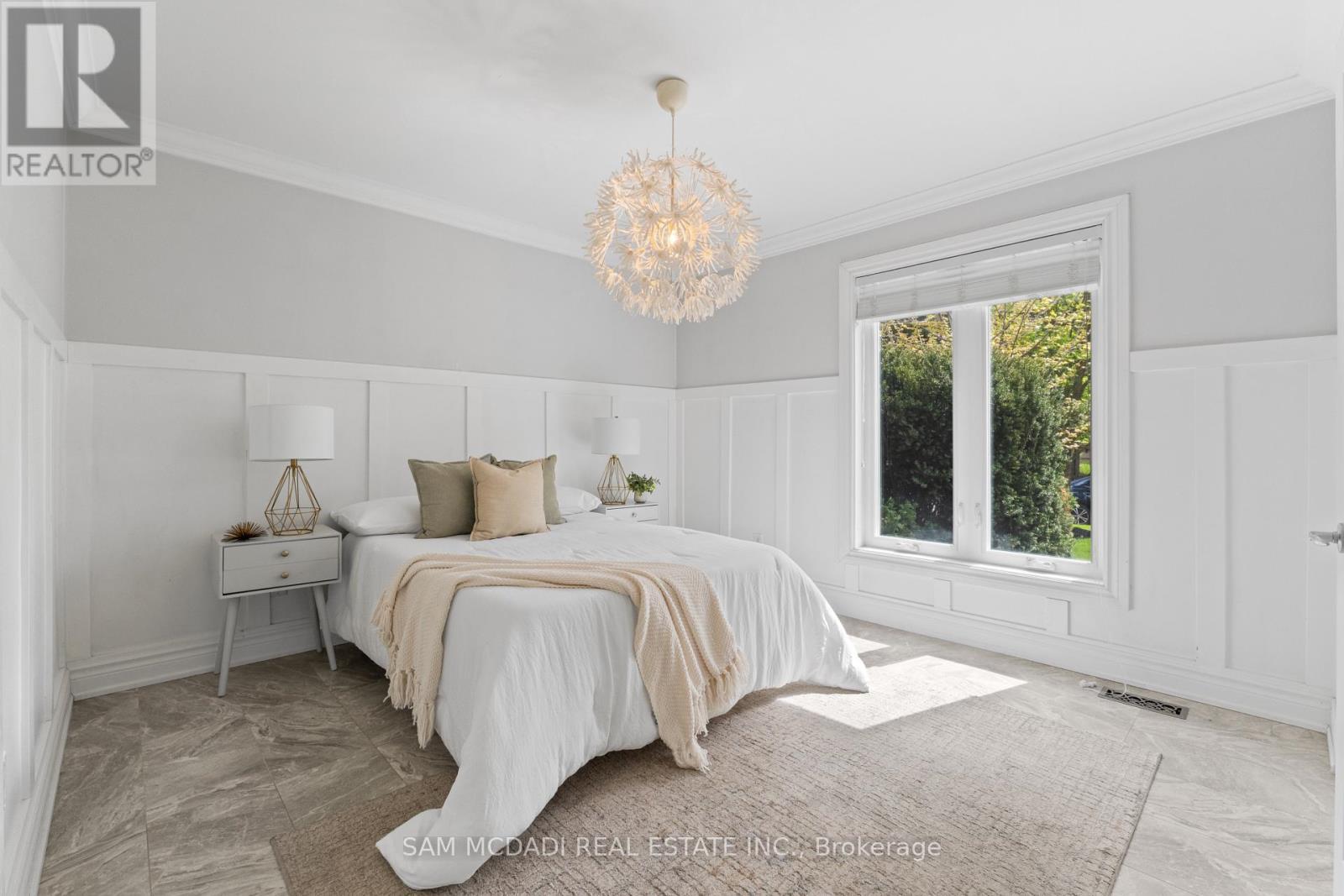 927 Ingersoll Court, Mississauga, ON - Indoor Photo Showing Bedroom