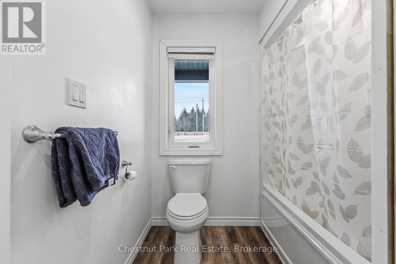 1415 Concession Rd 6, Kincardine, ON - Indoor Photo Showing Bathroom