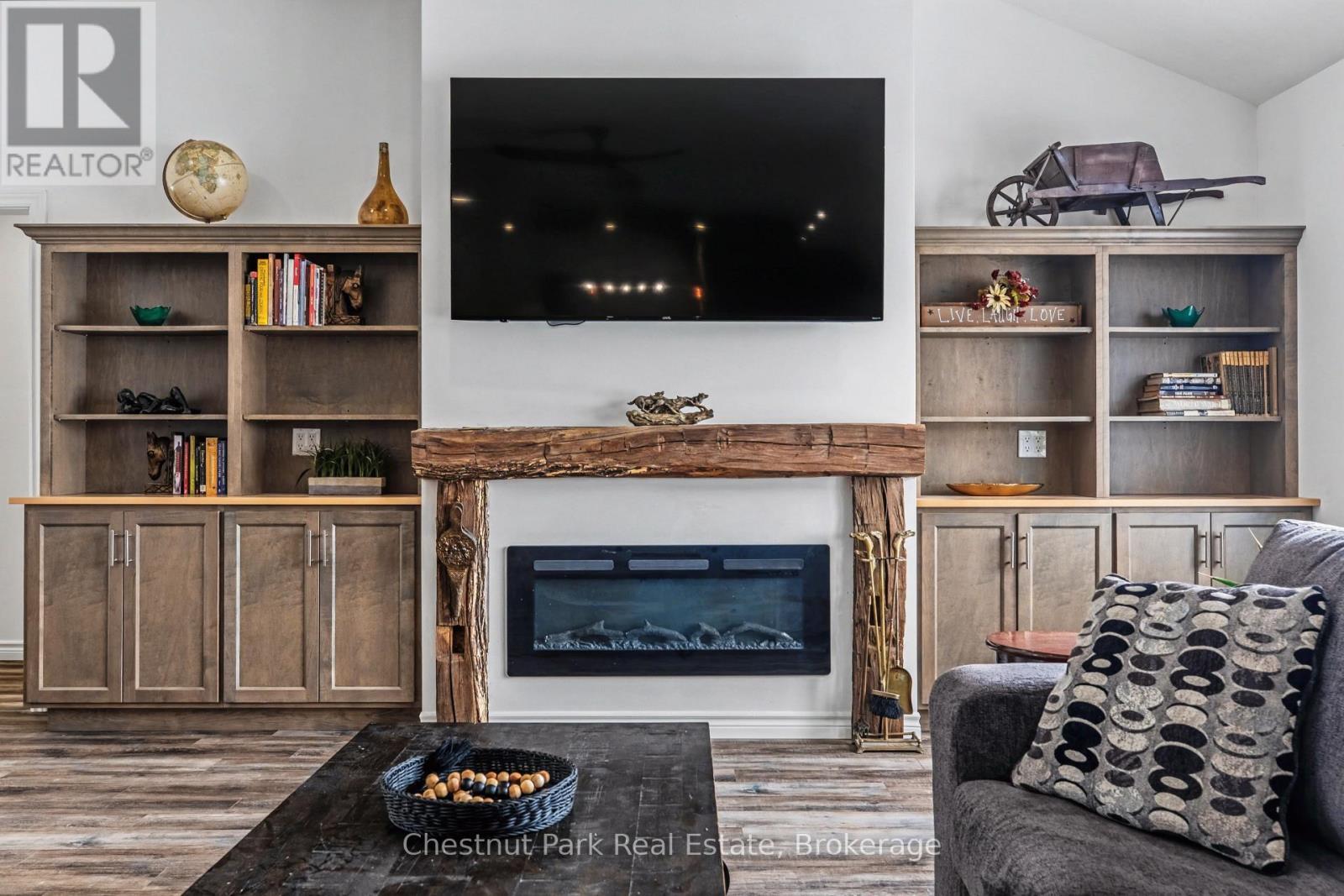 1415 Concession Rd 6, Kincardine, ON - Indoor Photo Showing Living Room With Fireplace