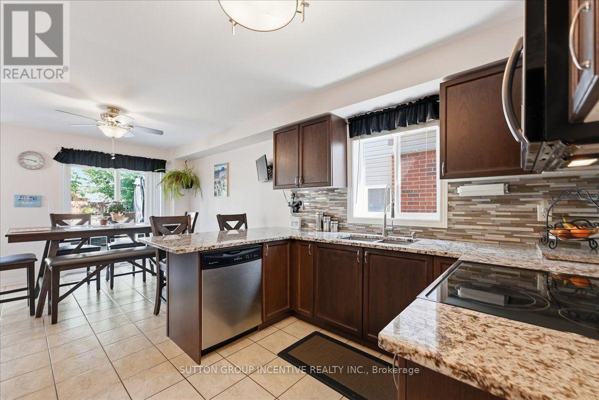 Kitchen - 17 White Crescent, Barrie, ON - Indoor Photo Showing Kitchen With Double Sink