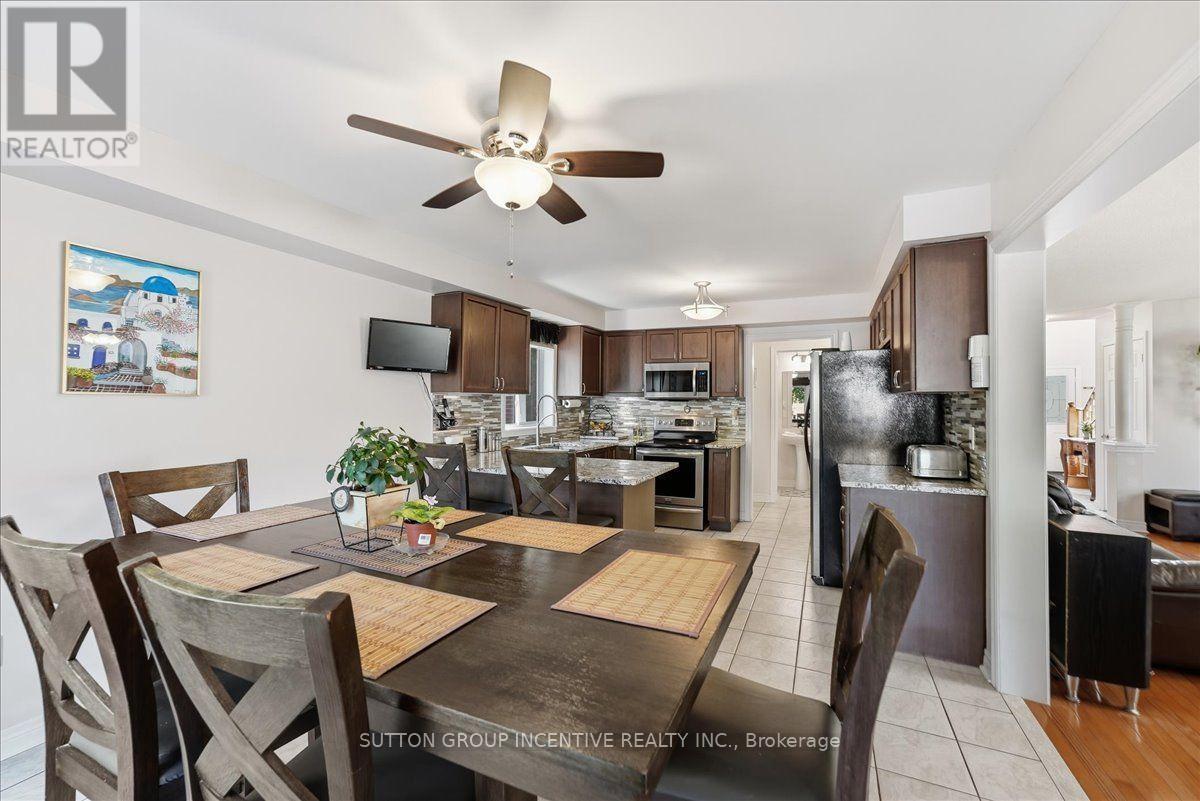 Breakfast area - 17 White Crescent, Barrie, ON - Indoor Photo Showing Dining Room