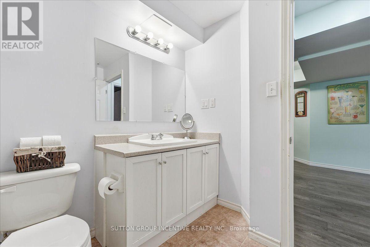 Lower level bath - 17 White Crescent, Barrie, ON - Indoor Photo Showing Bathroom