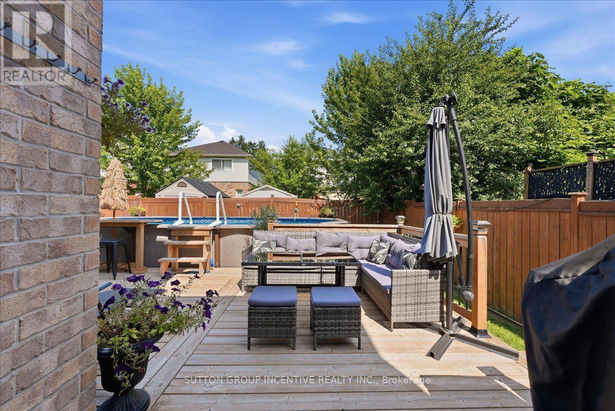 17 White Crescent, Barrie, ON - Outdoor With Deck Patio Veranda