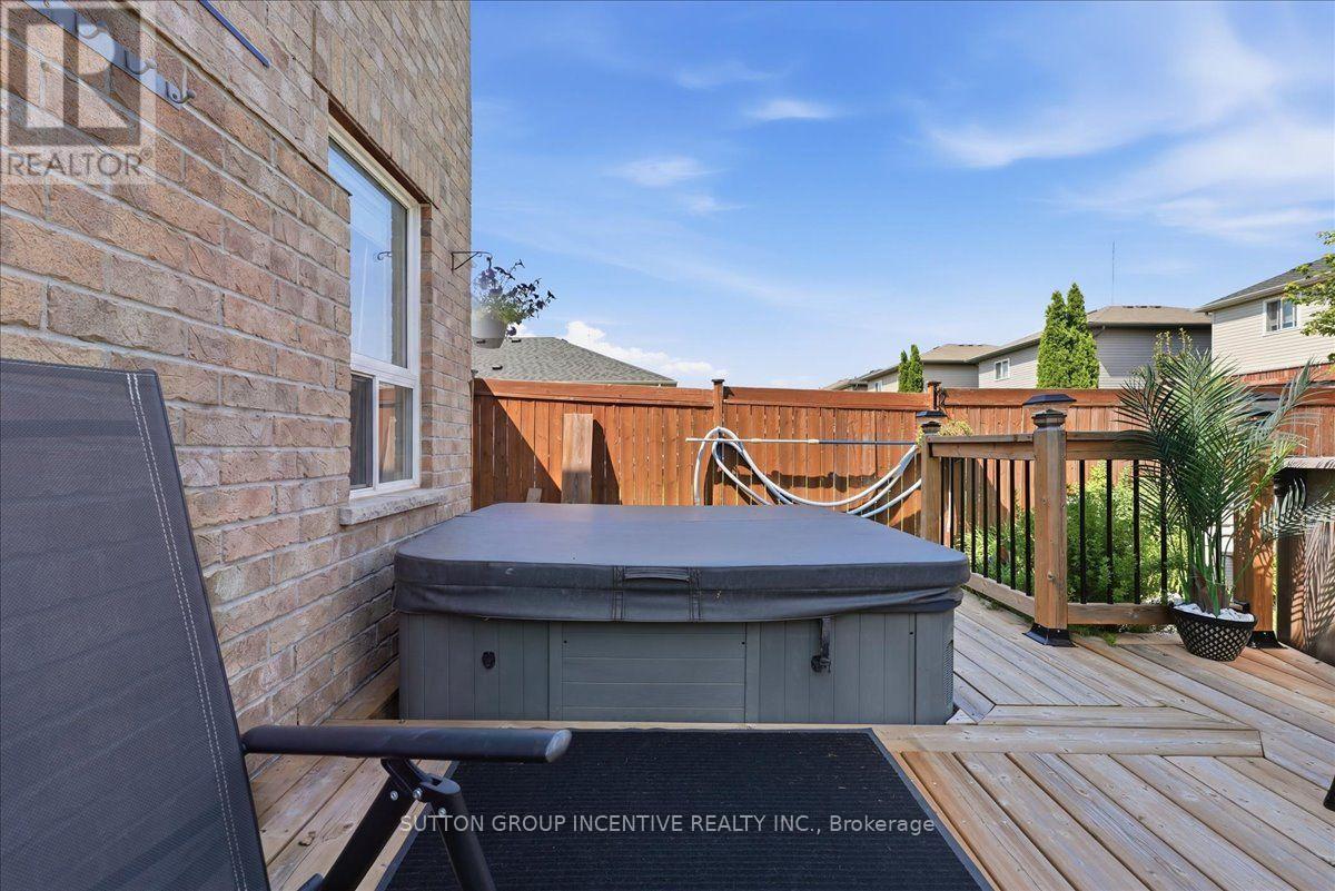 17 White Crescent, Barrie, ON - Outdoor With Deck Patio Veranda With Exterior