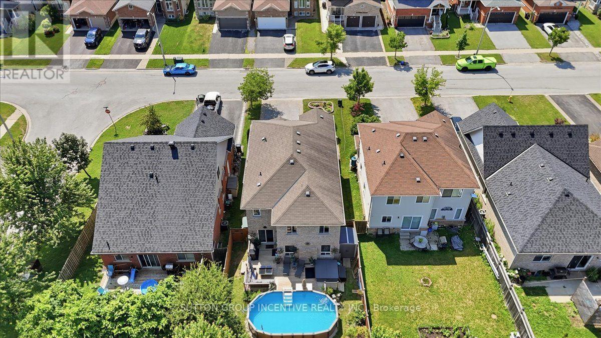 17 White Crescent, Barrie, ON - Outdoor With Above Ground Pool With View