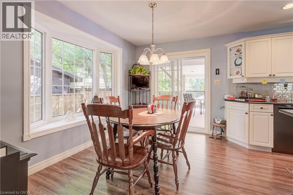 291 Villa Place, Waterloo, ON - Indoor Photo Showing Dining Room