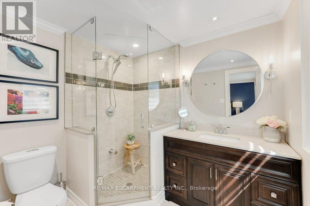 1482 Epping Road, Burlington, ON - Indoor Photo Showing Bathroom