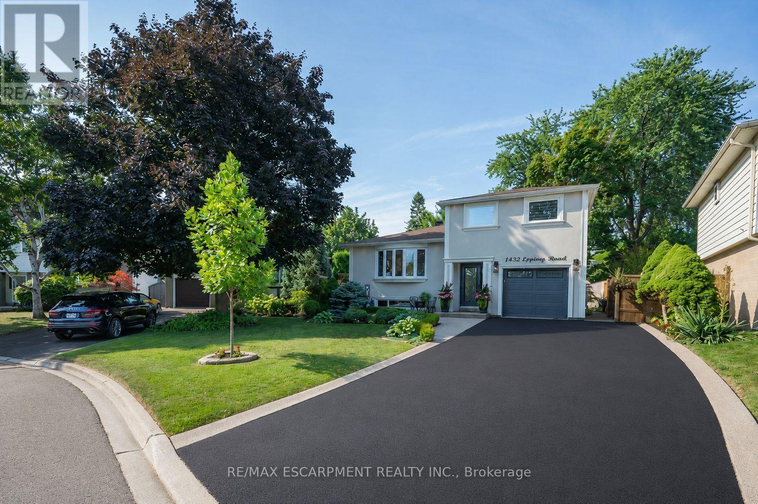 1482 Epping Road, Burlington, ON - Outdoor With Facade