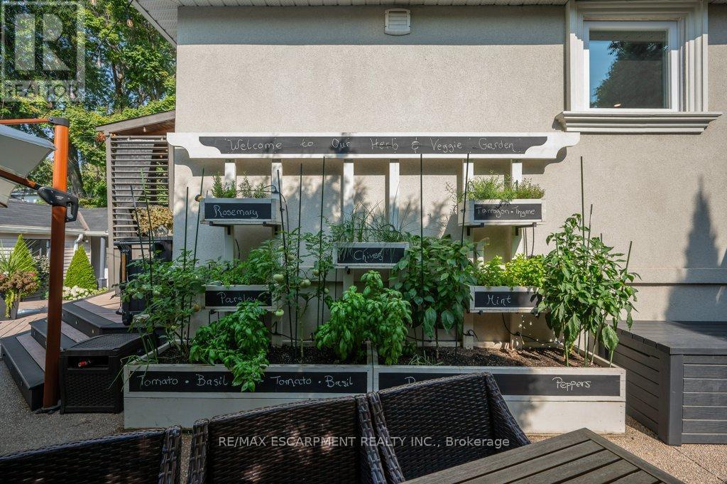 1482 Epping Road, Burlington, ON - Outdoor