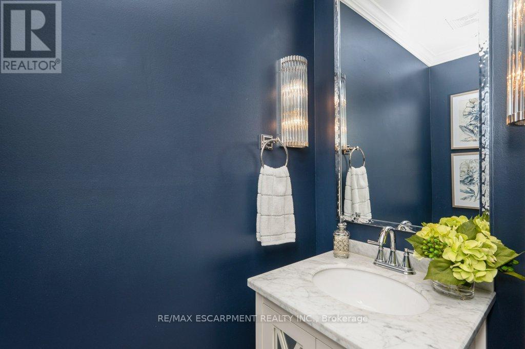 1482 Epping Road, Burlington, ON - Indoor Photo Showing Bathroom
