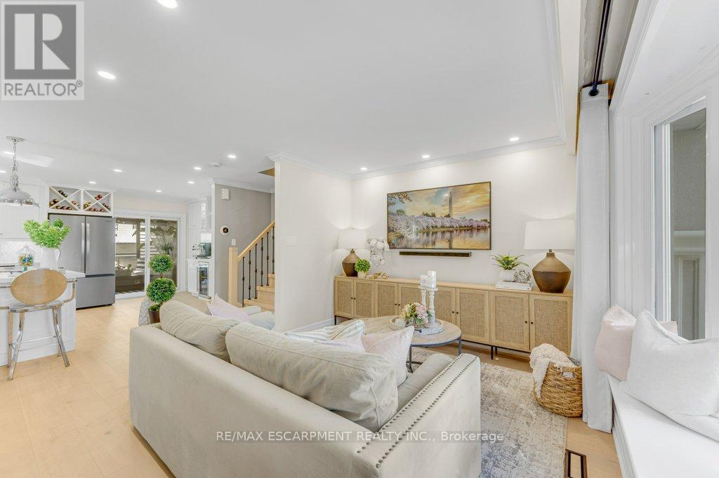 1482 Epping Road, Burlington, ON - Indoor