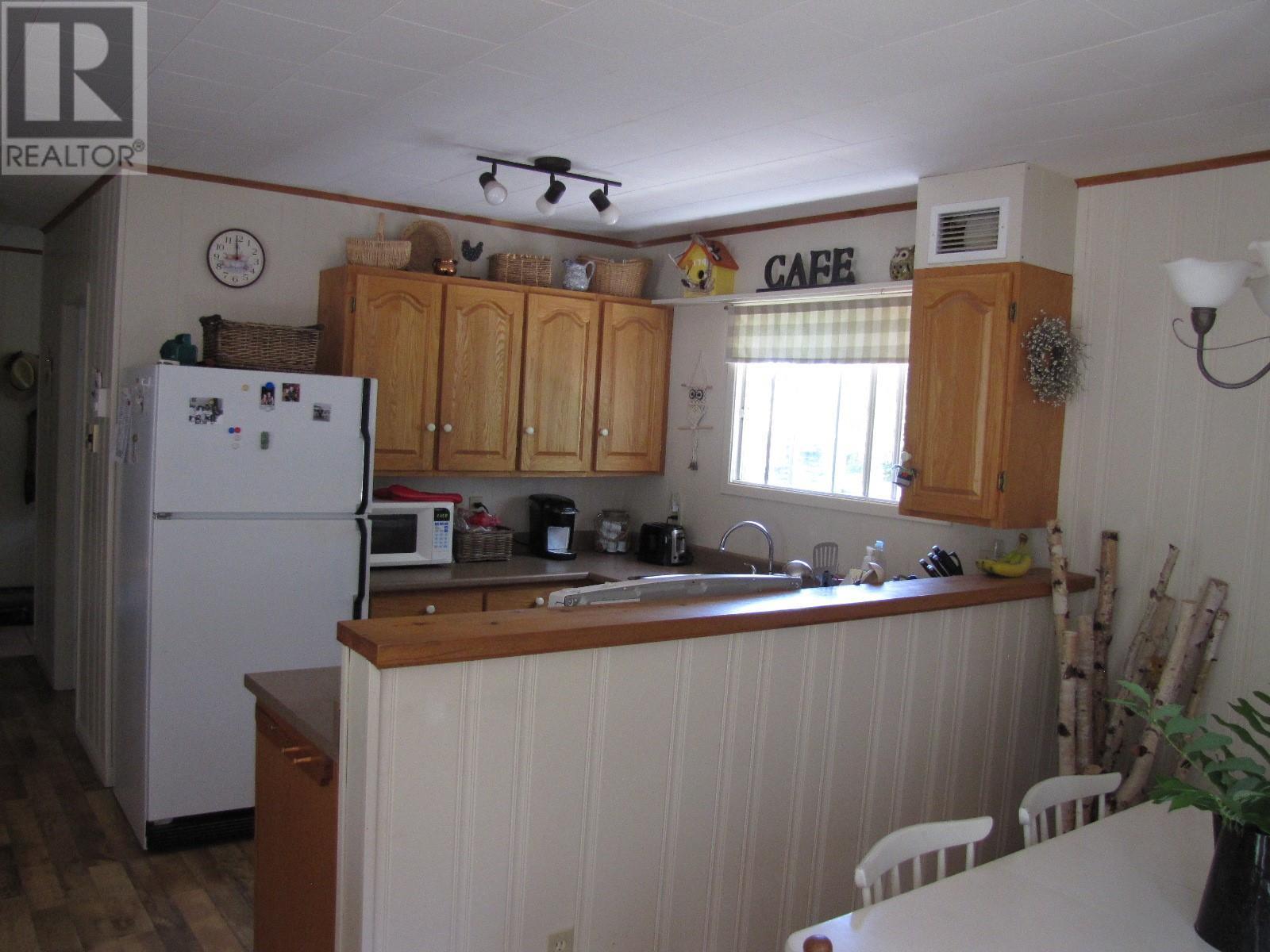 40 Loop Road, Terra Nova, NL - Indoor Photo Showing Kitchen