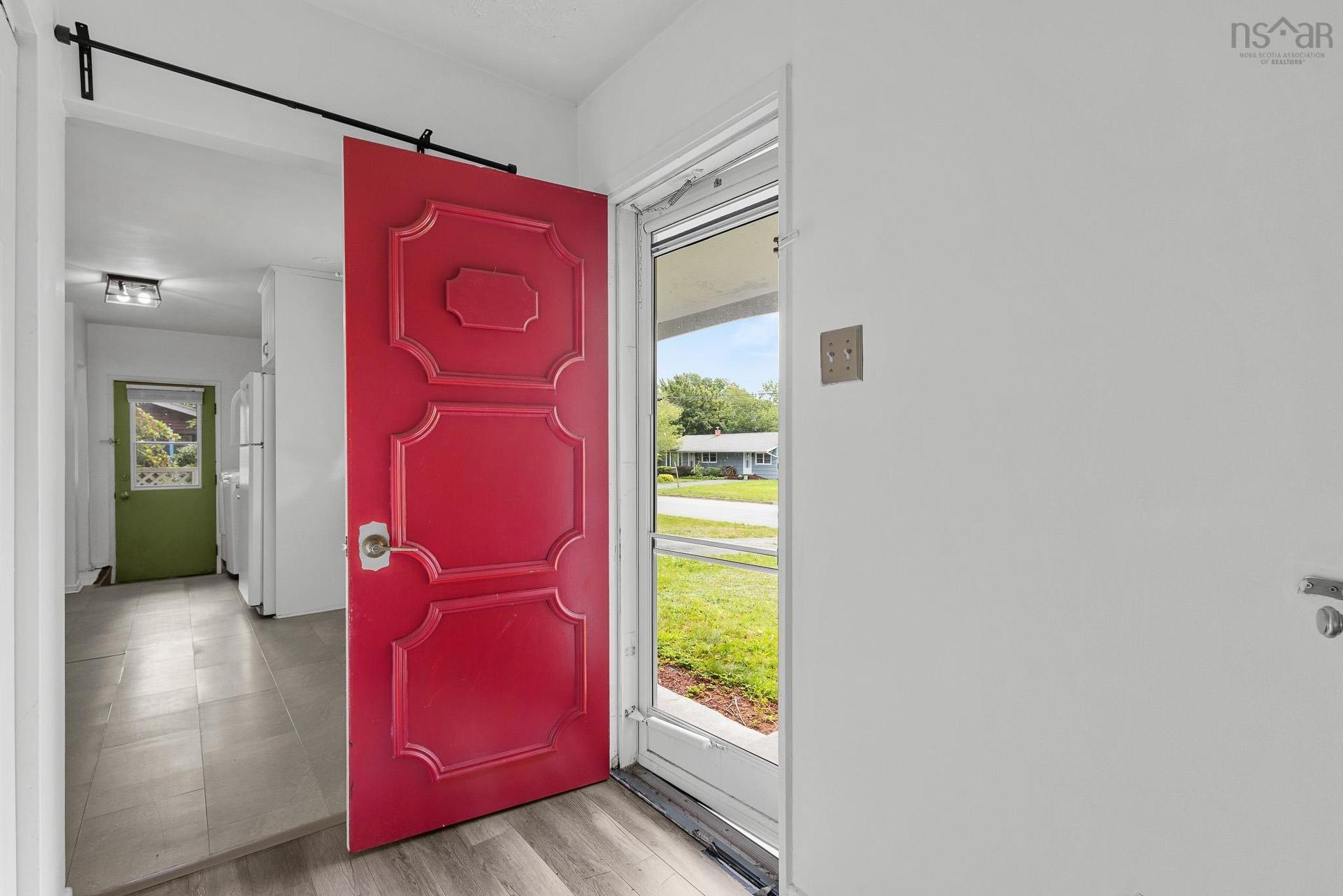 10 Tobermory Road, Dartmouth, NS - Indoor Photo Showing Other Room