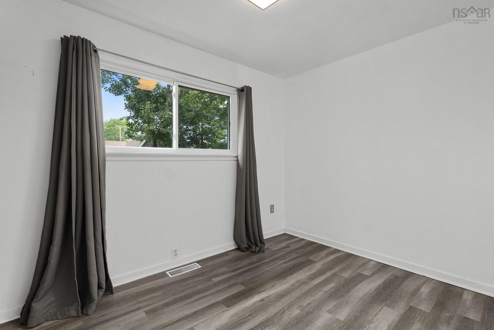 10 Tobermory Road, Dartmouth, NS - Indoor Photo Showing Other Room