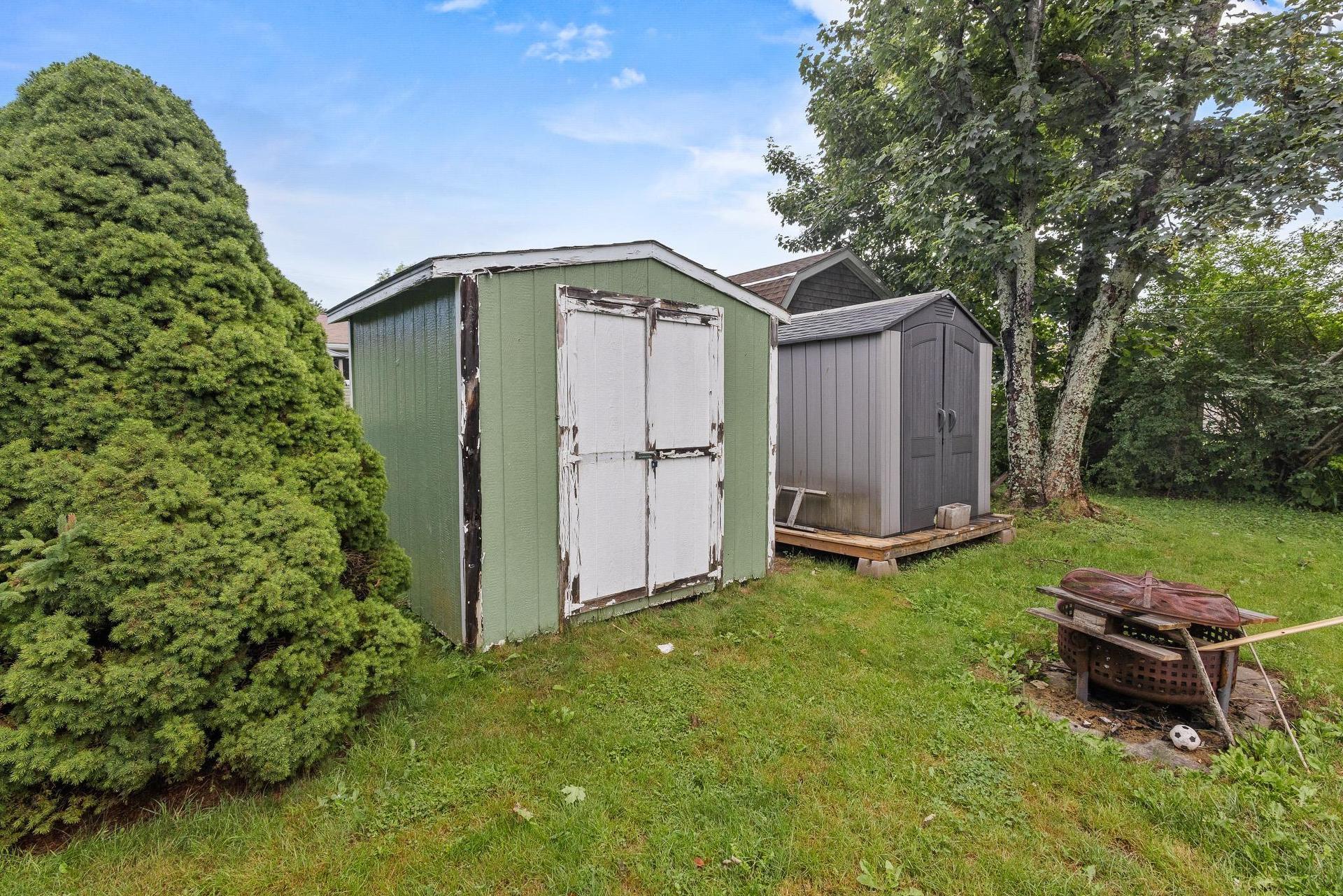 10 Tobermory Road, Dartmouth, NS - Outdoor