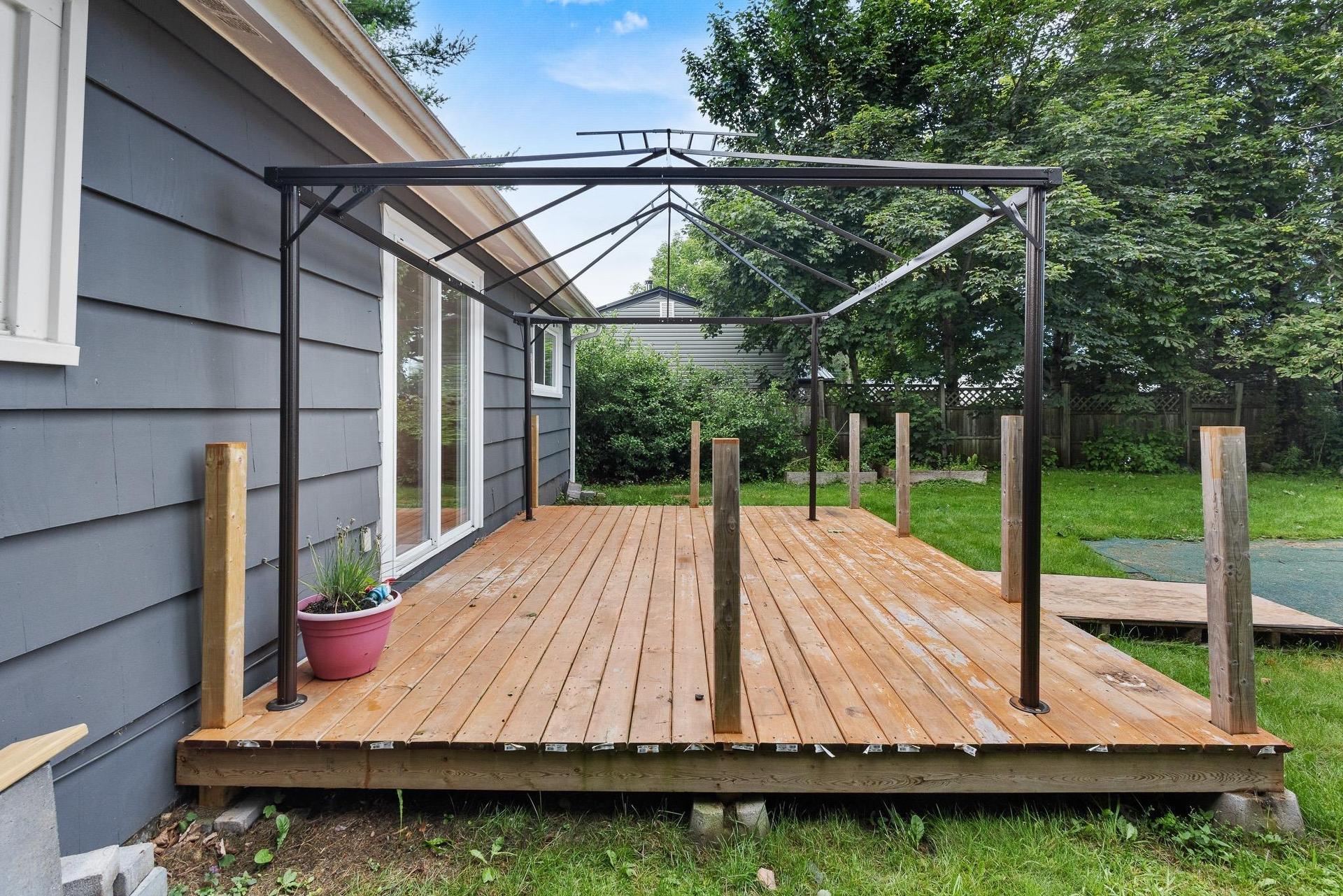 10 Tobermory Road, Dartmouth, NS - Outdoor With Deck Patio Veranda With Exterior
