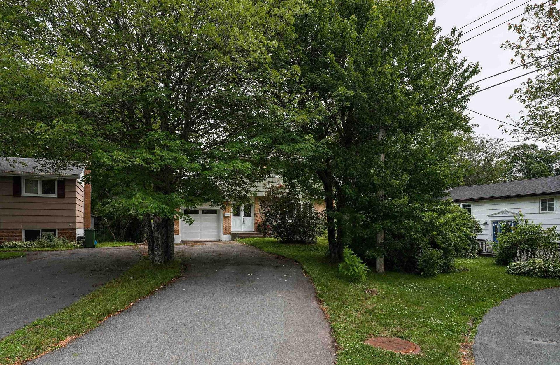 230 Gourok Avenue, Dartmouth, NS - Outdoor