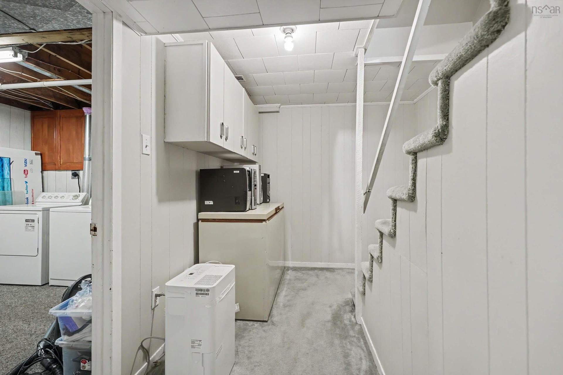 230 Gourok Avenue, Dartmouth, NS - Indoor Photo Showing Laundry Room