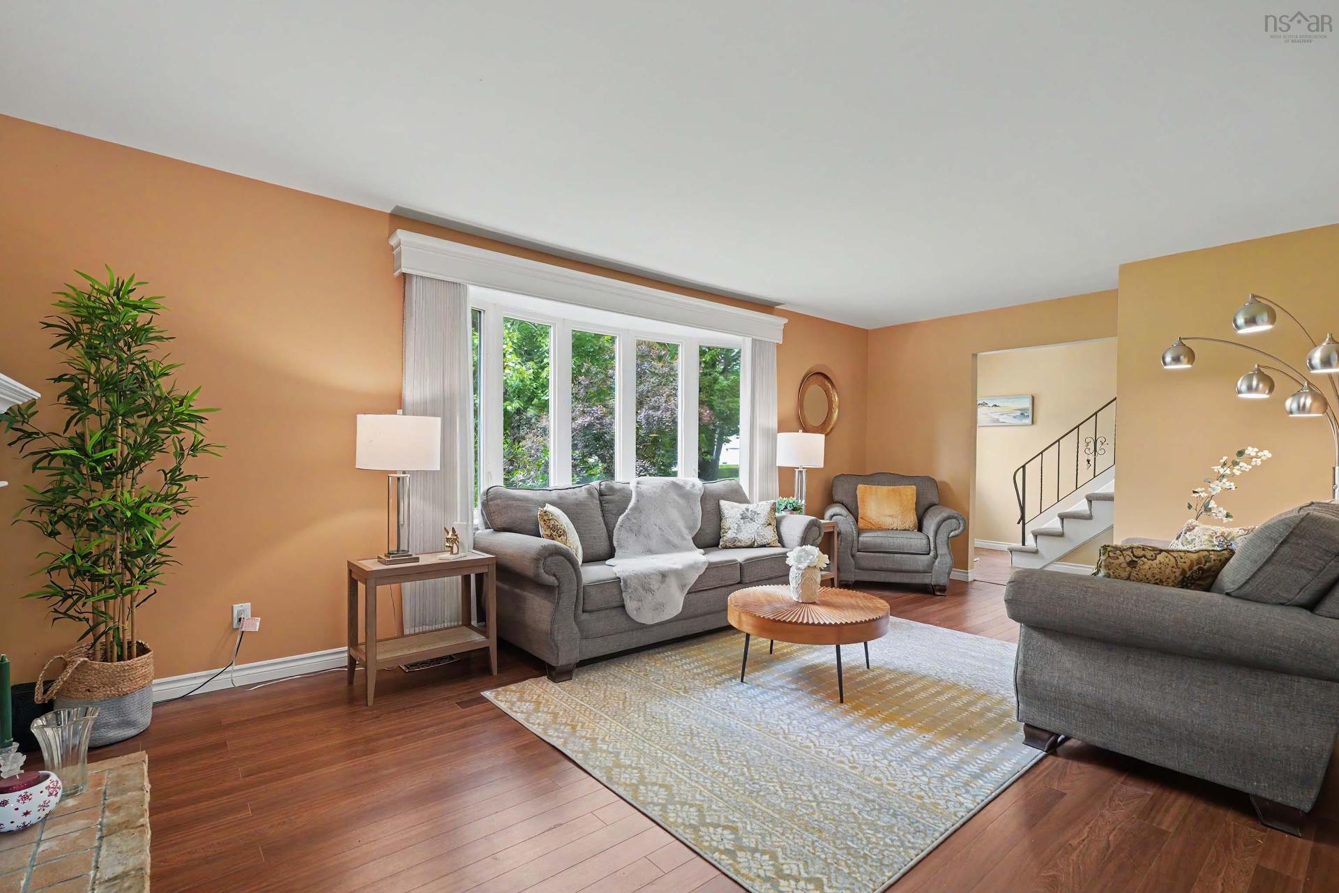 230 Gourok Avenue, Dartmouth, NS - Indoor Photo Showing Living Room