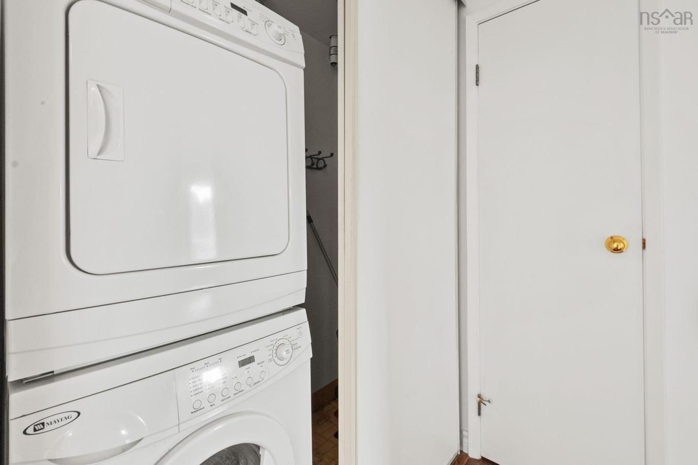 325 45 Vimy Avenue, Halifax, NS - Indoor Photo Showing Laundry Room