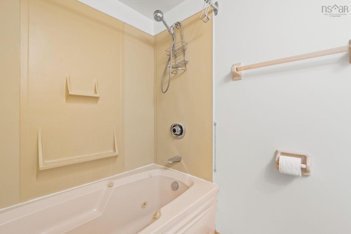325 45 Vimy Avenue, Halifax, NS - Indoor Photo Showing Bathroom
