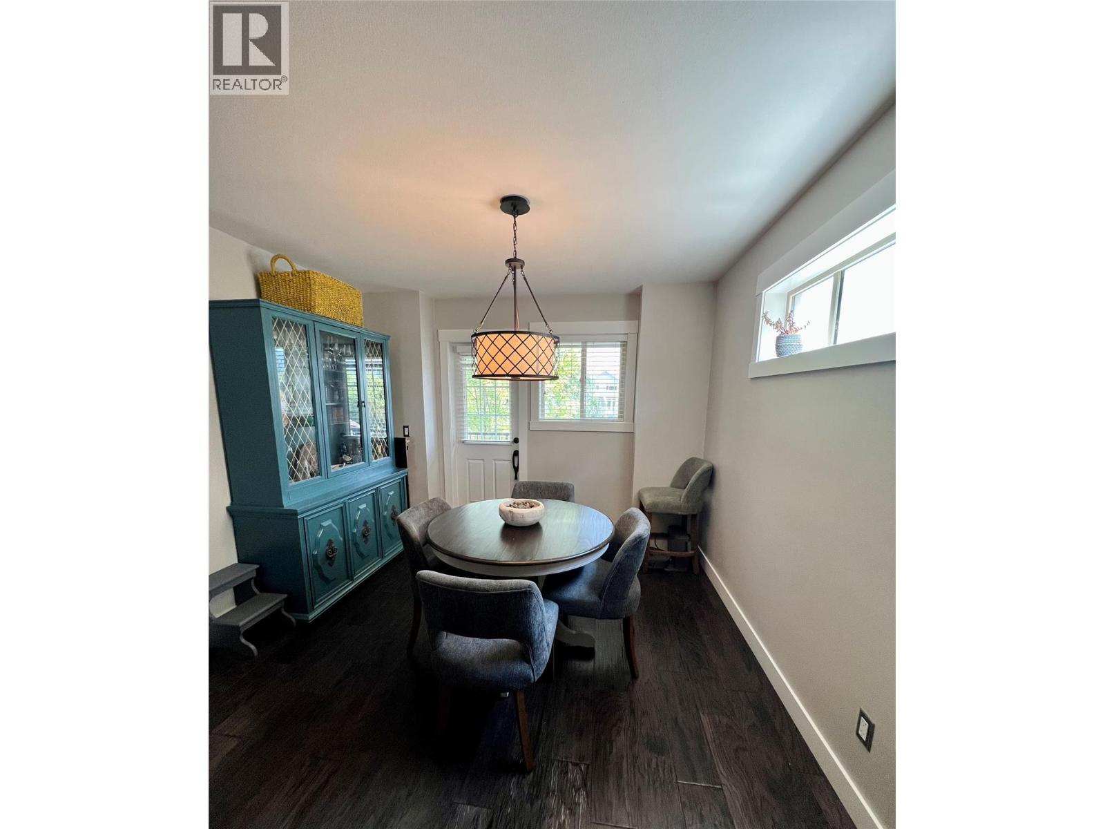1651 Lynrick Road Unit# 149, Kelowna, BC - Indoor Photo Showing Dining Room