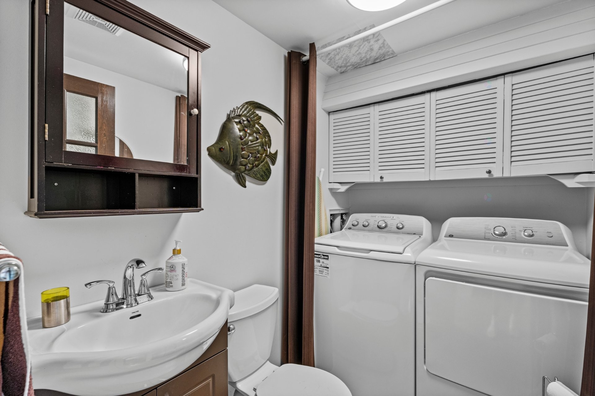 Powder room - 152 Rue Beauchesne, Saint-Eustache, QC - Indoor