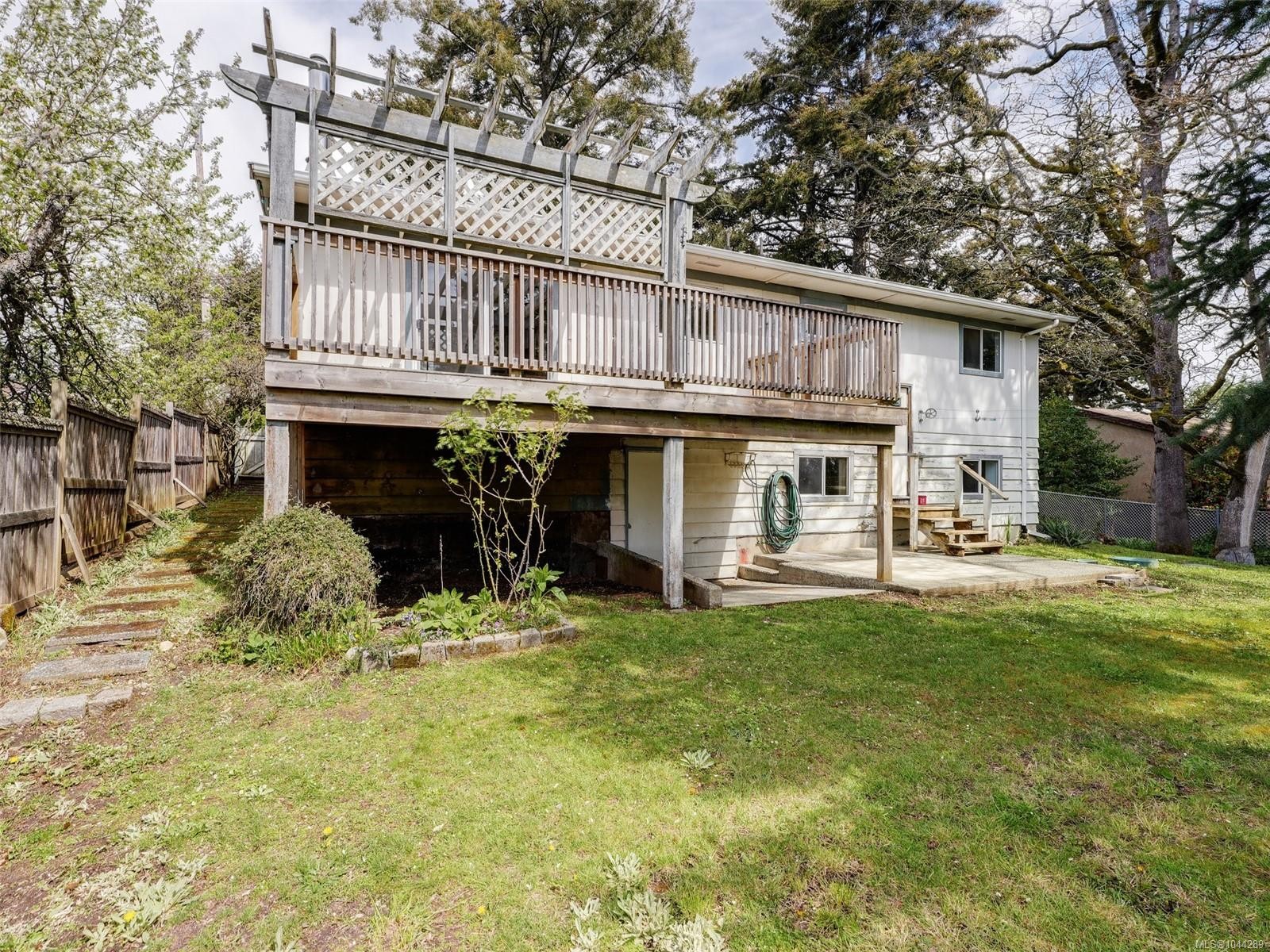 361 Cotlow Rd, Colwood, BC