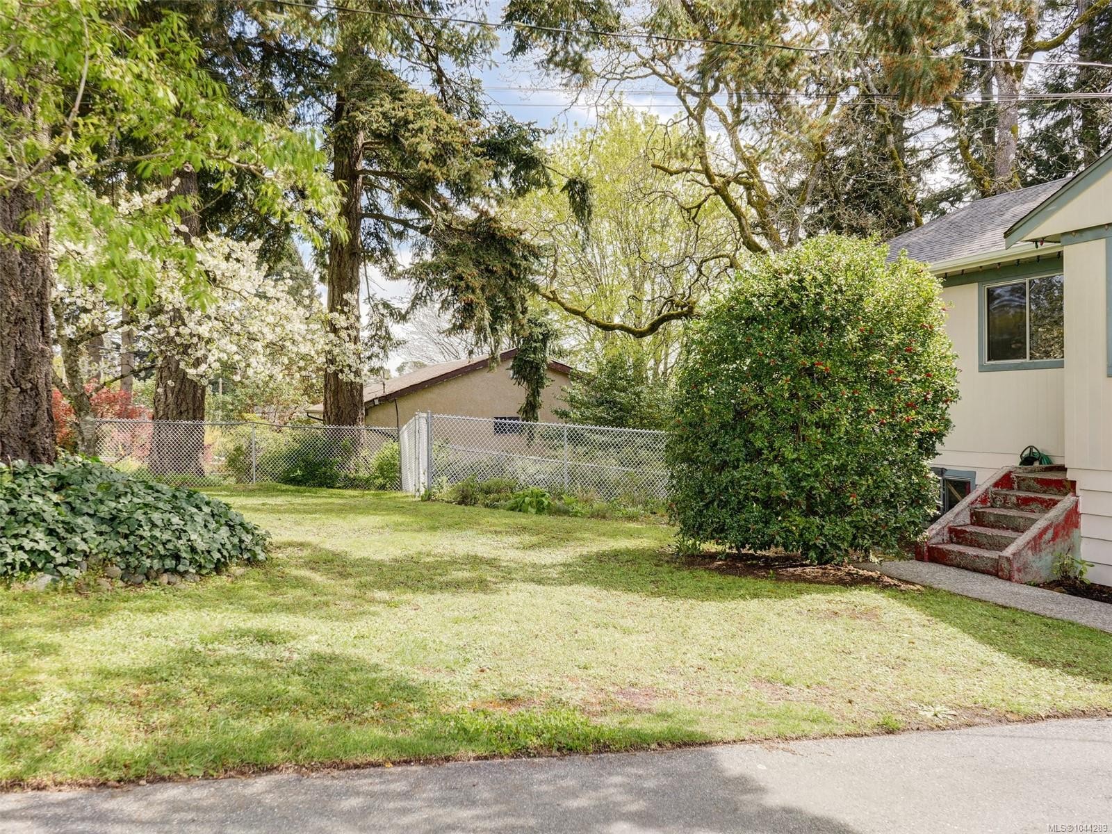 361 Cotlow Rd, Colwood, BC