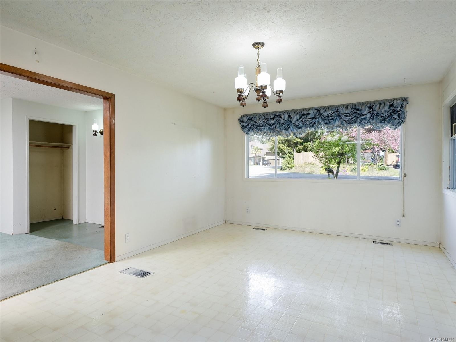 361 Cotlow Rd, Colwood, BC