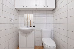 Powder room -