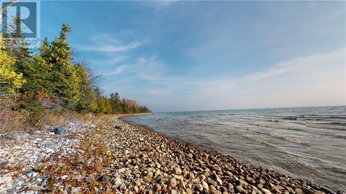 7 Sandy Point, Manitowaning, ON