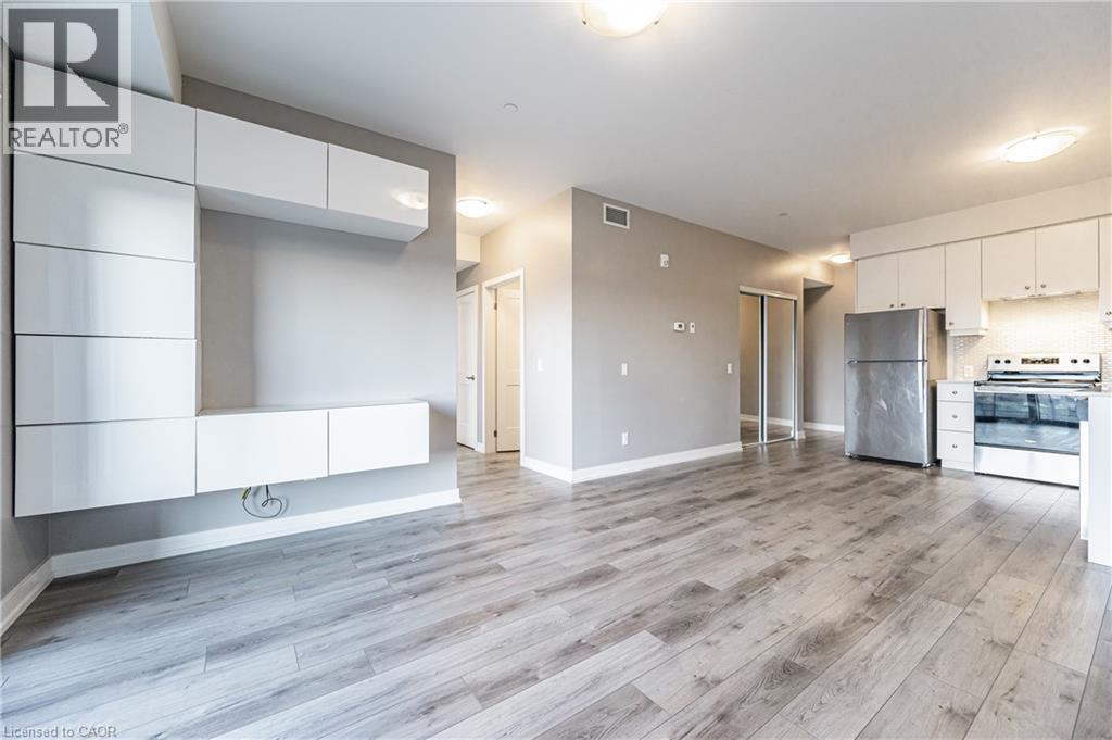 255 Northfield Drive E Unit# 302, Waterloo, ON - Indoor Photo Showing Kitchen