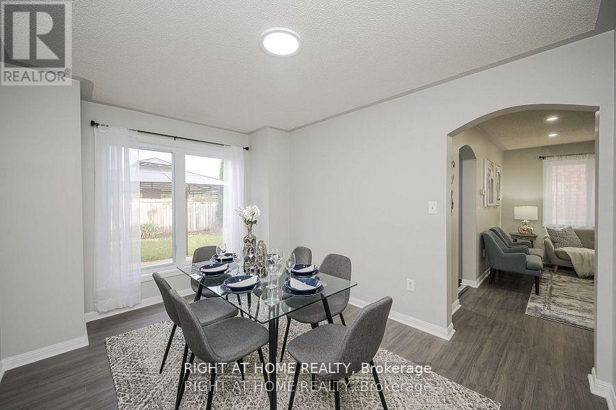 1724 Samuelson Circle, Mississauga, ON - Indoor Photo Showing Dining Room