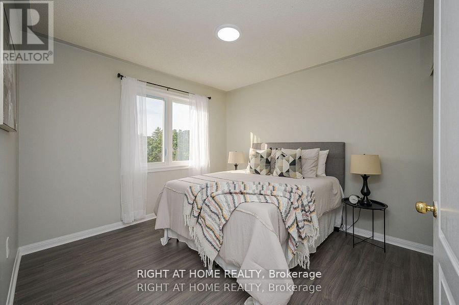 1724 Samuelson Circle, Mississauga, ON - Indoor Photo Showing Bedroom