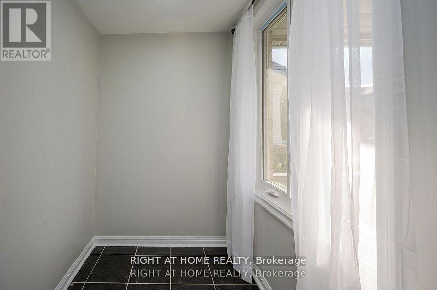 1724 Samuelson Circle, Mississauga, ON - Indoor Photo Showing Other Room