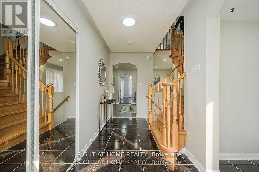 1724 Samuelson Circle, Mississauga, ON - Indoor Photo Showing Other Room